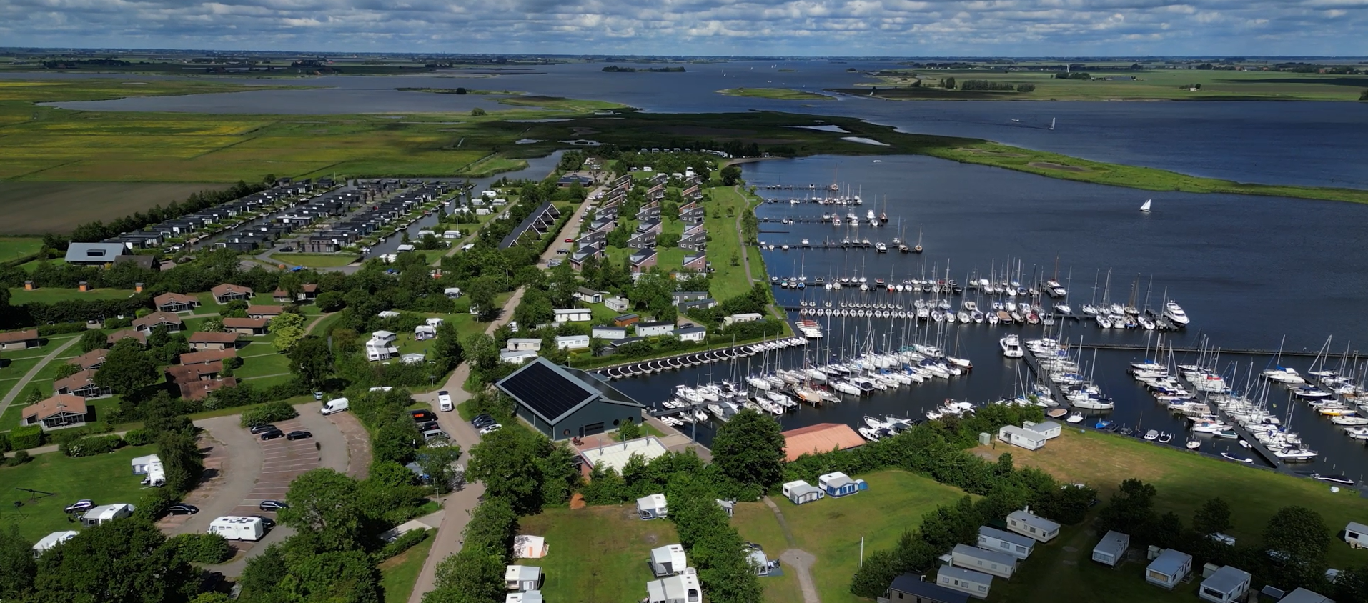 Drone view van Vakantiepark De Kuilart